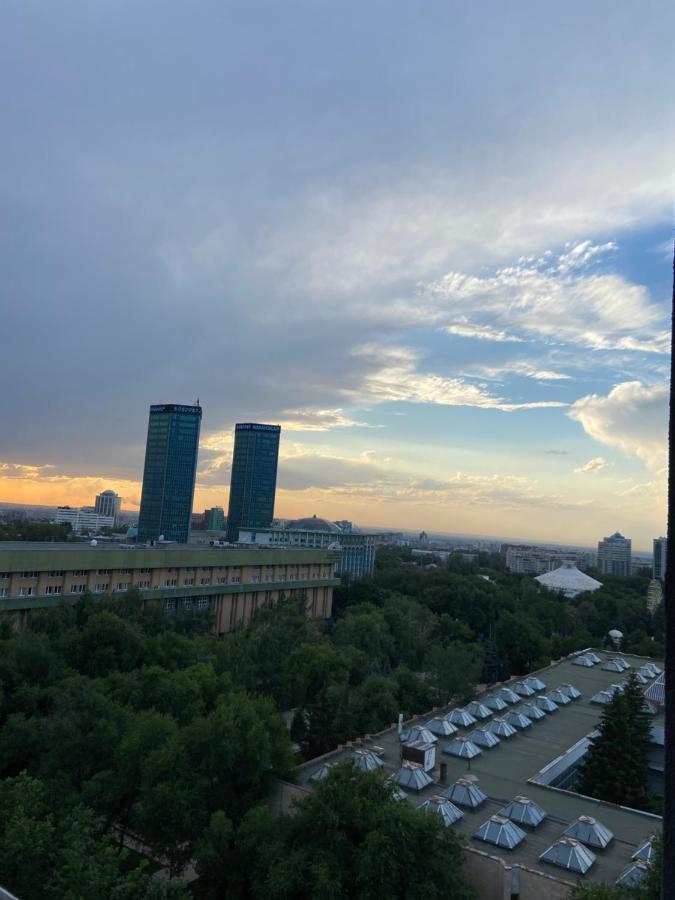 Квартира В Центре Алматы Bagian luar foto