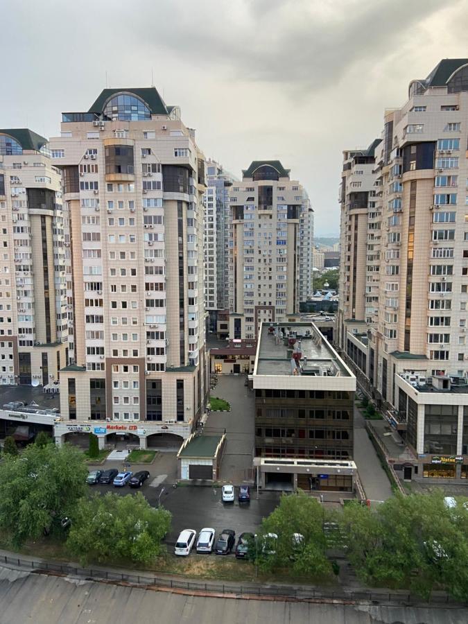 Квартира В Центре Алматы Bagian luar foto