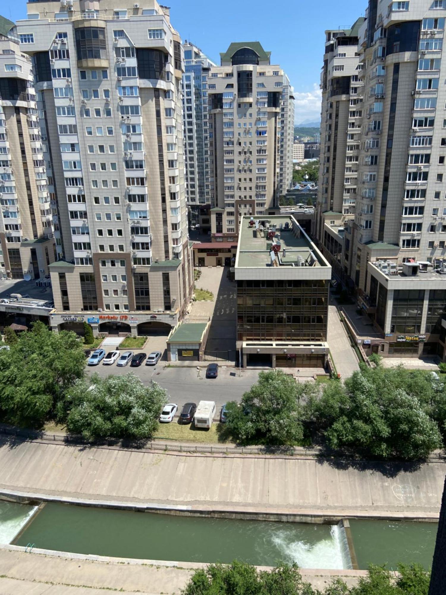 Квартира В Центре Алматы Bagian luar foto
